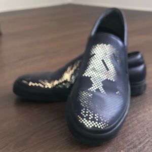 Alexander McQueen Skull slip on/ skater in purple semi matte finish SZ 8 EU 39